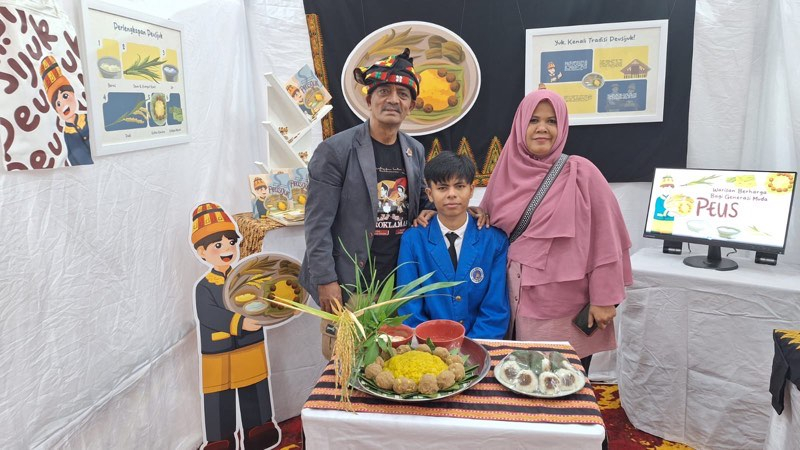 Kala Soeryadarama Isman Pamerkan Tradisi “Peusijuek”