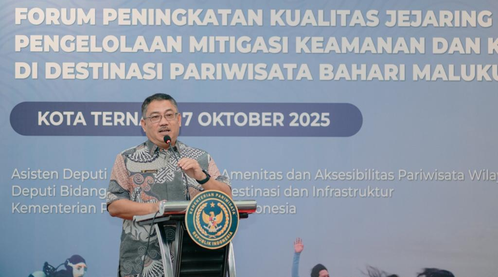 Menjaga Keselamatan Wisatawan Bahari