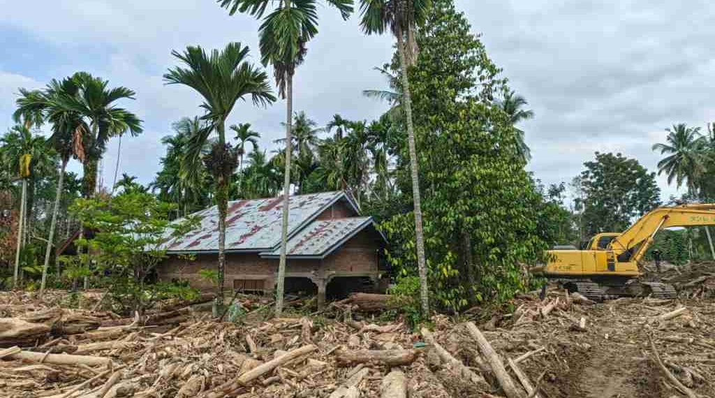 Bumi Aceh Lon Sayang, Ketika Banjir Menghapus Jejak