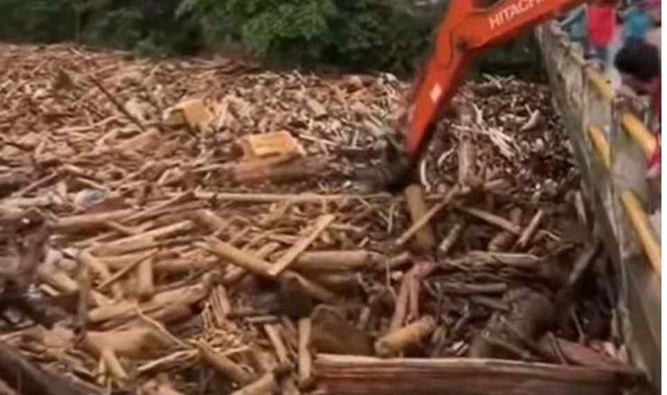 Menggali Makna Banjir