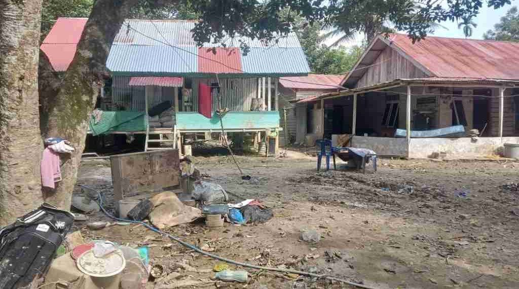 Air Surut, Lumpur Menimbun Dayah