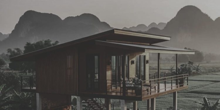 Hujan Tertahan di Teras Januari