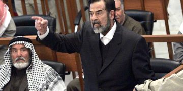 Melawan Lupa: Ketika Kekuasaan Ditarik ke Tiang Gantung- Detik-Detik Vonis Mati Saddam Hussein