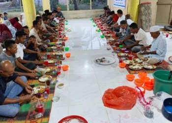 Kekompakan Ibu-Ibu Seneubok Saboh Wujudkan Buka Puasa Bersama