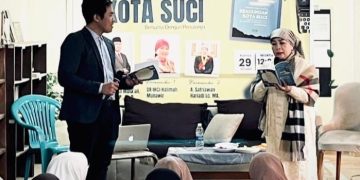 Buku Kumpulan Puisi “Keagungan Kota Suci” dan Novel  Karya Halimah Munawir Jadi Koleksi Perpustakaan Terbesar dan Bergengsi di Mesir 