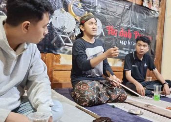 Buka Bersama HVM Mengubah Cara Saya Membaca Sejarah