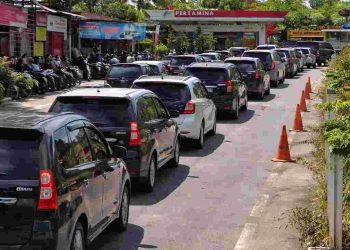 Nestapa Lebaran, Antrean yang Tak Mau Usai