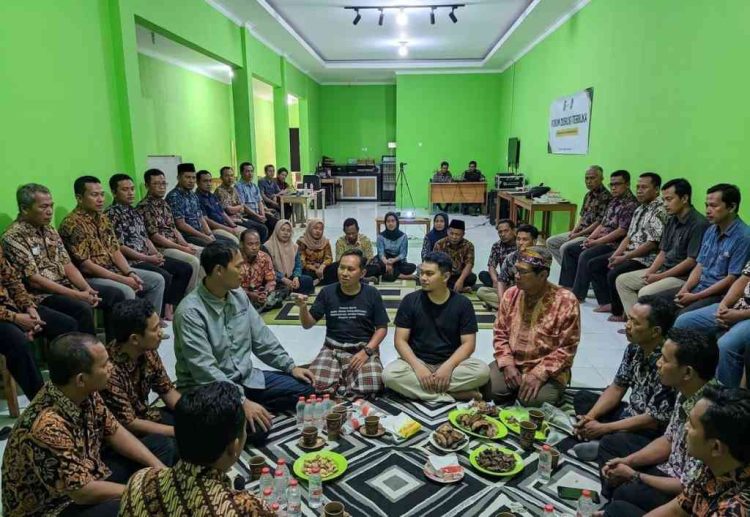 Buka Bersama HVM Mengubah Cara Saya Membaca Sejarah | Potret Online
