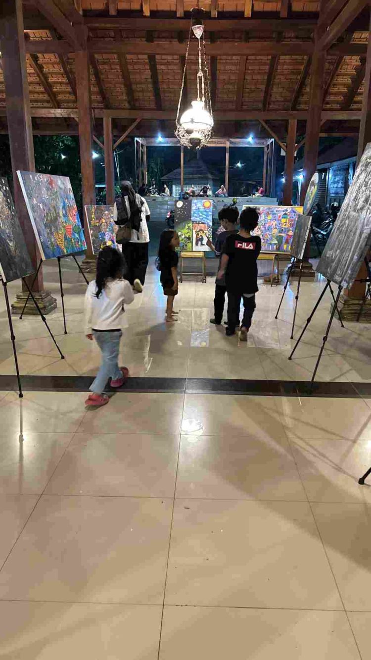 Buka Bersama HVM Mengubah Cara Saya Membaca Sejarah | Potret Online