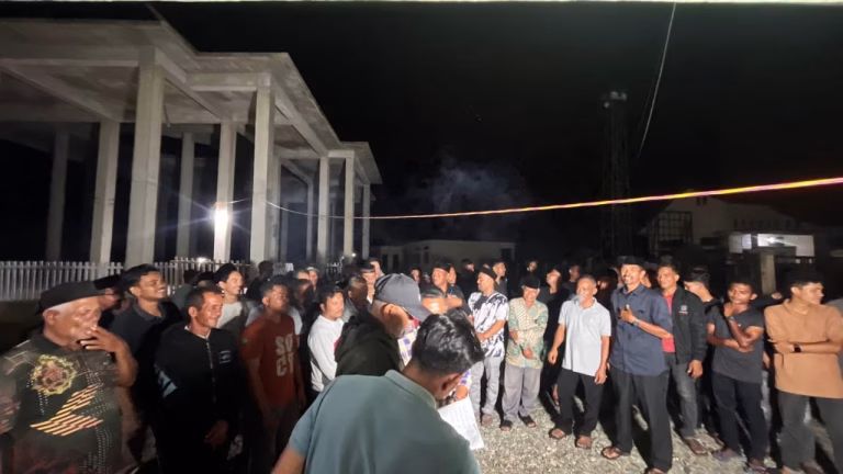 Tiga Hari untuk Tambang Ilegal : Ketika Warga Menggantikan Negara