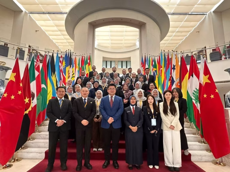 Dari Beijing ke Aceh: Membangun SDM Abad ke-21 Melalui Perdamaian, Kolaborasi, dan Pendekatan People-Centered