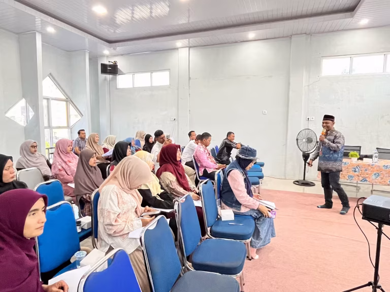 Menulis Budaya, Menjaga Identitas