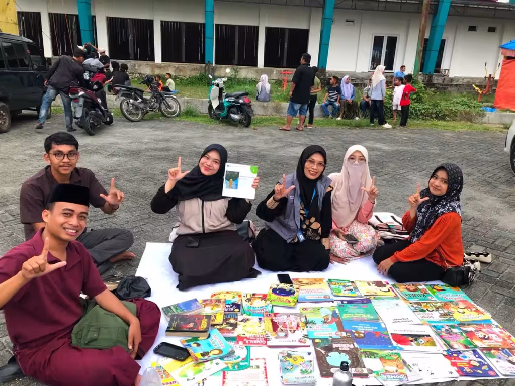 Arisan Buku Subulussalam: Kolaborasi Menjemput Pembaca di Ruang Terbuka
